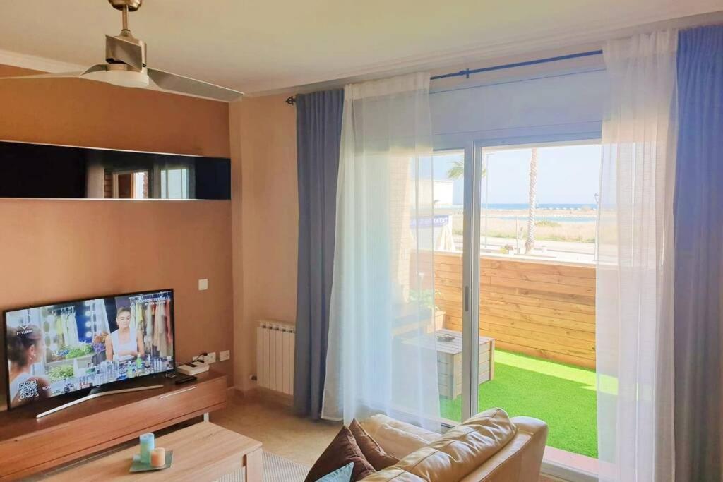 Apartamento Para 5 Personas Frente Al Mar Con Piscina Y Parking Кубеляс Екстериор снимка