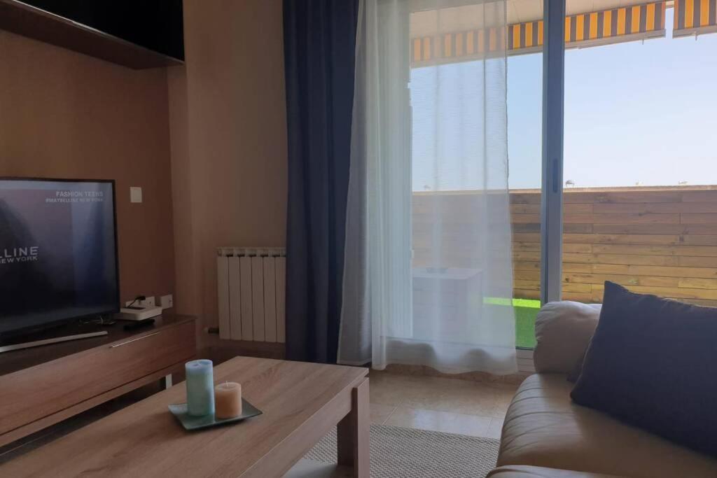 Apartamento Para 5 Personas Frente Al Mar Con Piscina Y Parking Кубеляс Екстериор снимка
