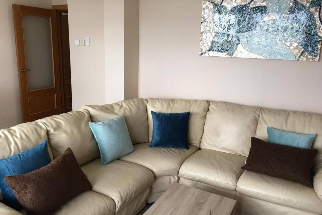 Apartamento Para 5 Personas Frente Al Mar Con Piscina Y Parking Кубеляс Екстериор снимка