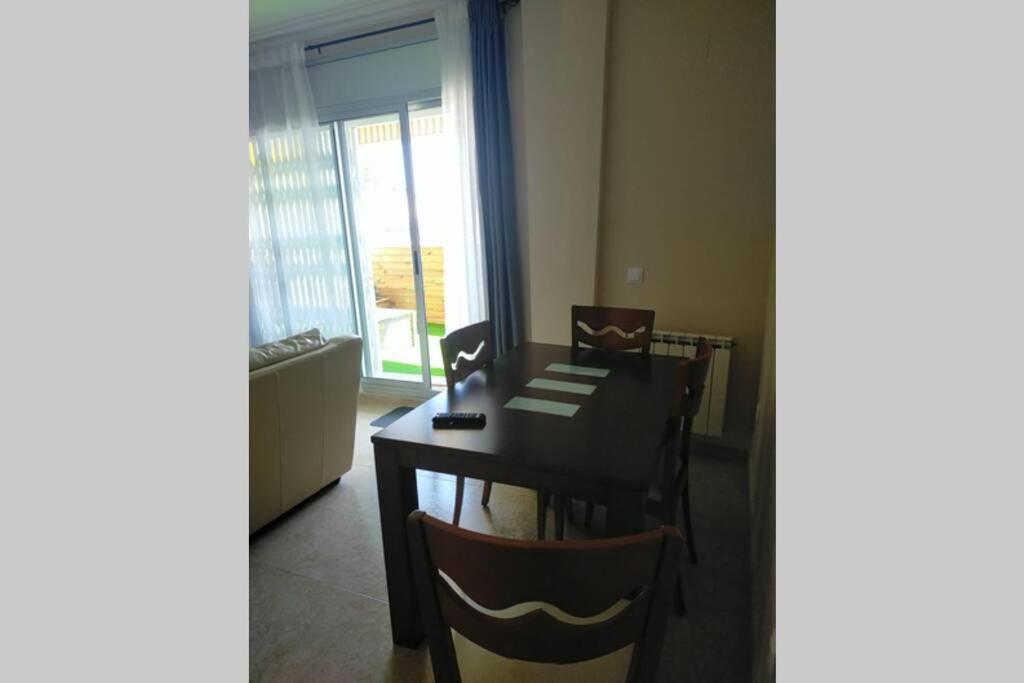 Apartamento Para 5 Personas Frente Al Mar Con Piscina Y Parking Кубеляс Екстериор снимка