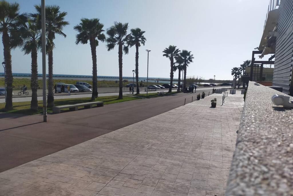 Apartamento Para 5 Personas Frente Al Mar Con Piscina Y Parking Кубеляс Екстериор снимка