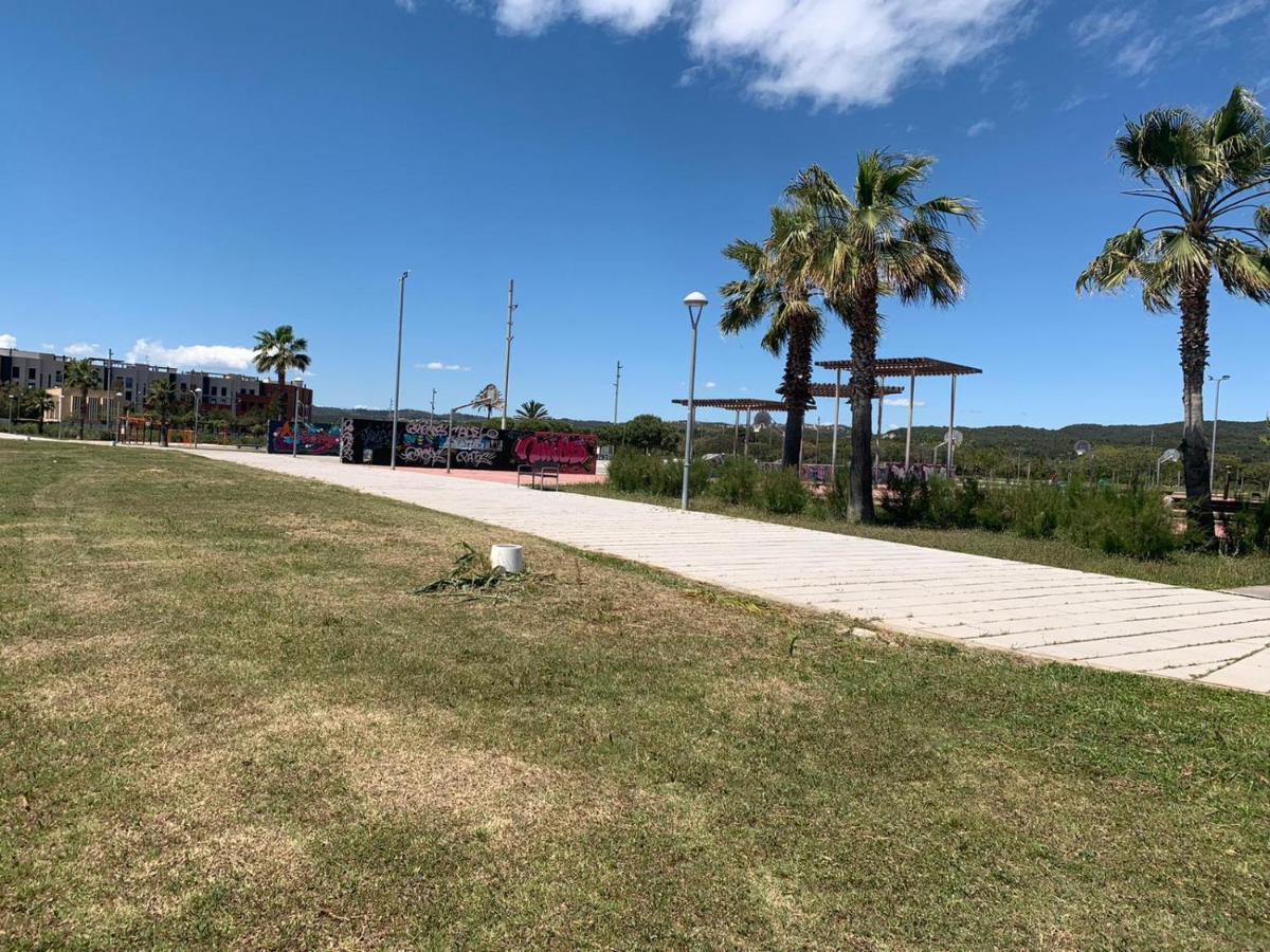 Apartamento Para 5 Personas Frente Al Mar Con Piscina Y Parking Кубеляс Екстериор снимка